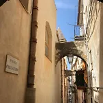 Casa Vicolo Re * تْشيفالو
